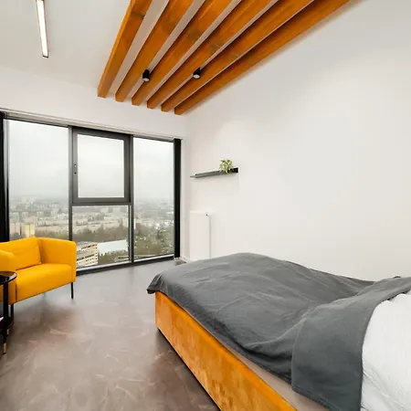 Apartment Ans Hanza Tower - 22nd Floor With View, Swimming Pool, Sauna, Jacuzzi, Viewing Terrace