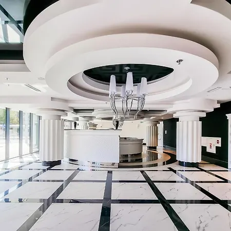 Ans Hanza Tower - 22nd Floor With View, Swimming Pool, Sauna, Jacuzzi, Viewing Terrace *