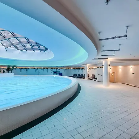 Ans Hanza Tower - 22nd Floor With View, Swimming Pool, Sauna, Jacuzzi, Viewing Terrace Apartment