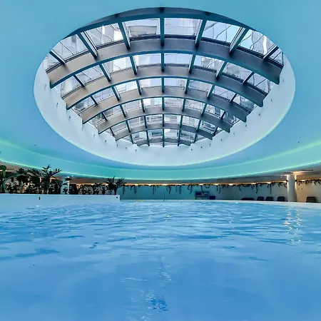 Διαμέρισμα Ans Hanza Tower - 22nd Floor With View, Swimming Pool, Sauna, Jacuzzi, Viewing Terrace