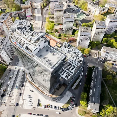 Ans Hanza Tower - 22nd Floor With View, Swimming Pool, Sauna, Jacuzzi, Viewing Terrace Apartment