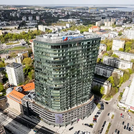 Ans Hanza Tower - 22nd Floor With View, Swimming Pool, Sauna, Jacuzzi, Viewing Terrace