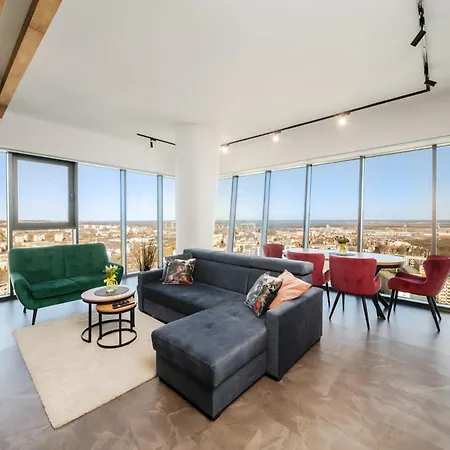 Apartment Hanza Tower No 2210 - 22nd Floor, Swimming Pool, Jacuzzi, Panorama View