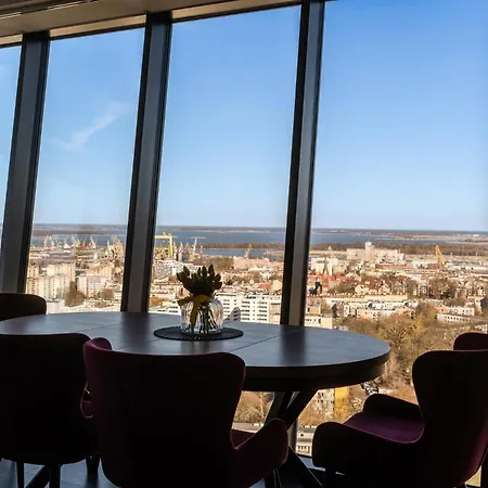 Ans Hanza Tower - 22nd Floor With View, Swimming Pool, Sauna, Jacuzzi, Viewing Terrace Apartment *