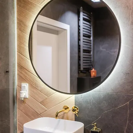 Ans Hanza Tower - 22nd Floor With View, Swimming Pool, Sauna, Jacuzzi, Viewing Terrace *