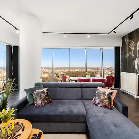 Ans Hanza Tower - 22nd Floor With View, Swimming Pool, Sauna, Jacuzzi, Viewing Terrace Apartment