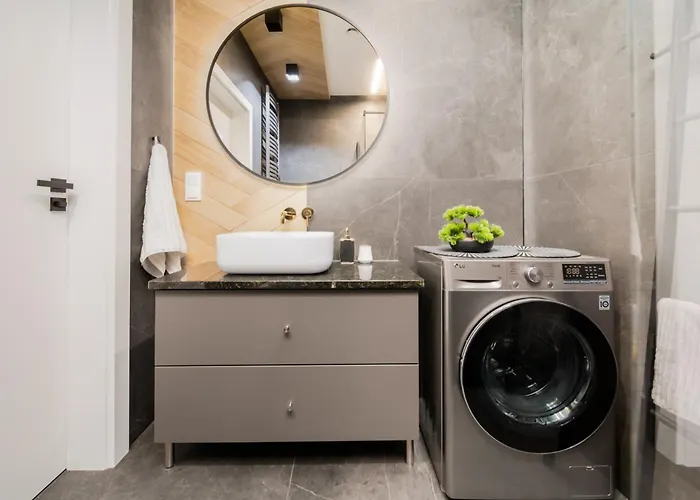 Ans Hanza Tower - 22nd Floor With View, Swimming Pool, Sauna, Jacuzzi, Viewing Terrace