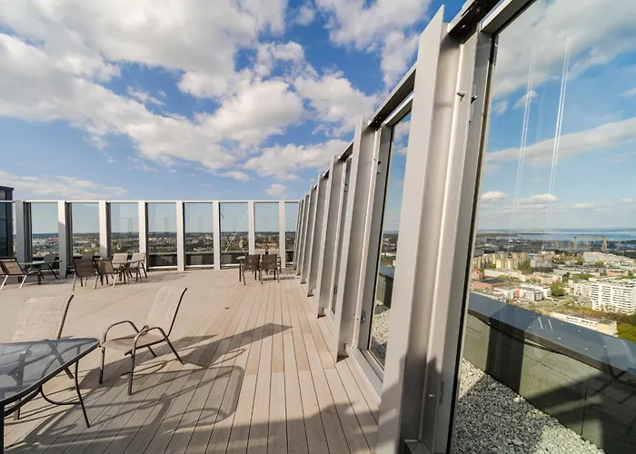 Апартаменты Ans Hanza Tower - 22nd Floor With View, Swimming Pool, Sauna, Jacuzzi, Viewing Terrace *