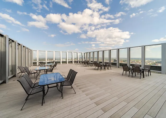 Ans Hanza Tower - 22nd Floor With View, Swimming Pool, Sauna, Jacuzzi, Viewing Terrace Апартаменты Щецин